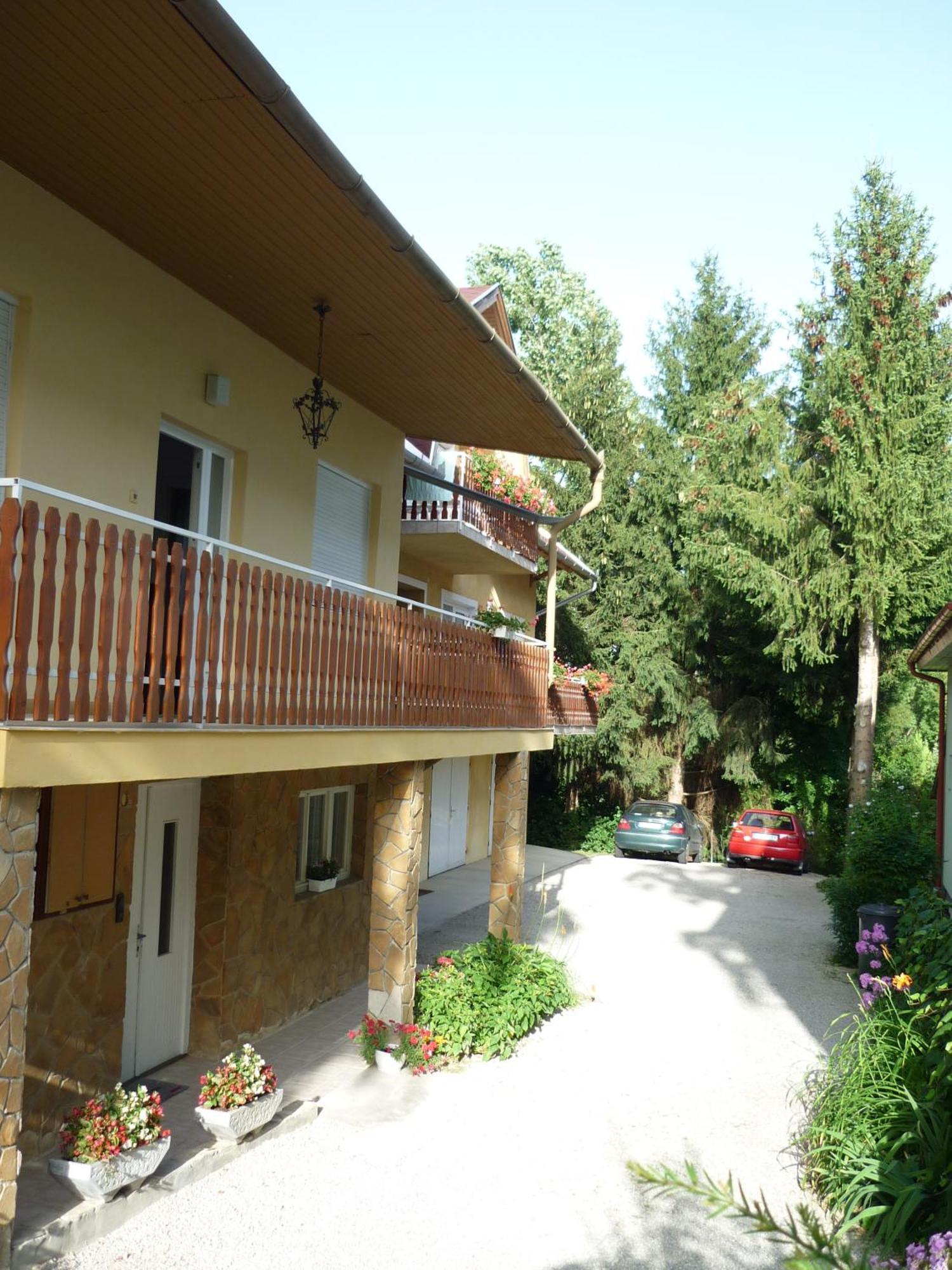 Hotel Attila Apartmanház Hévíz Exterior foto