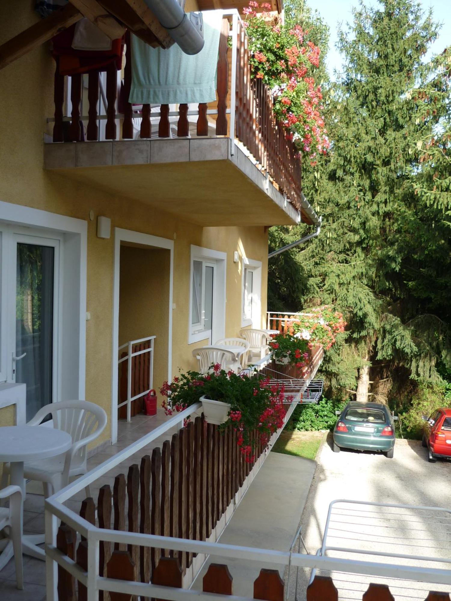 Hotel Attila Apartmanház Hévíz Exterior foto