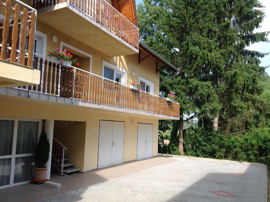 Hotel Attila Apartmanház Hévíz Exterior foto